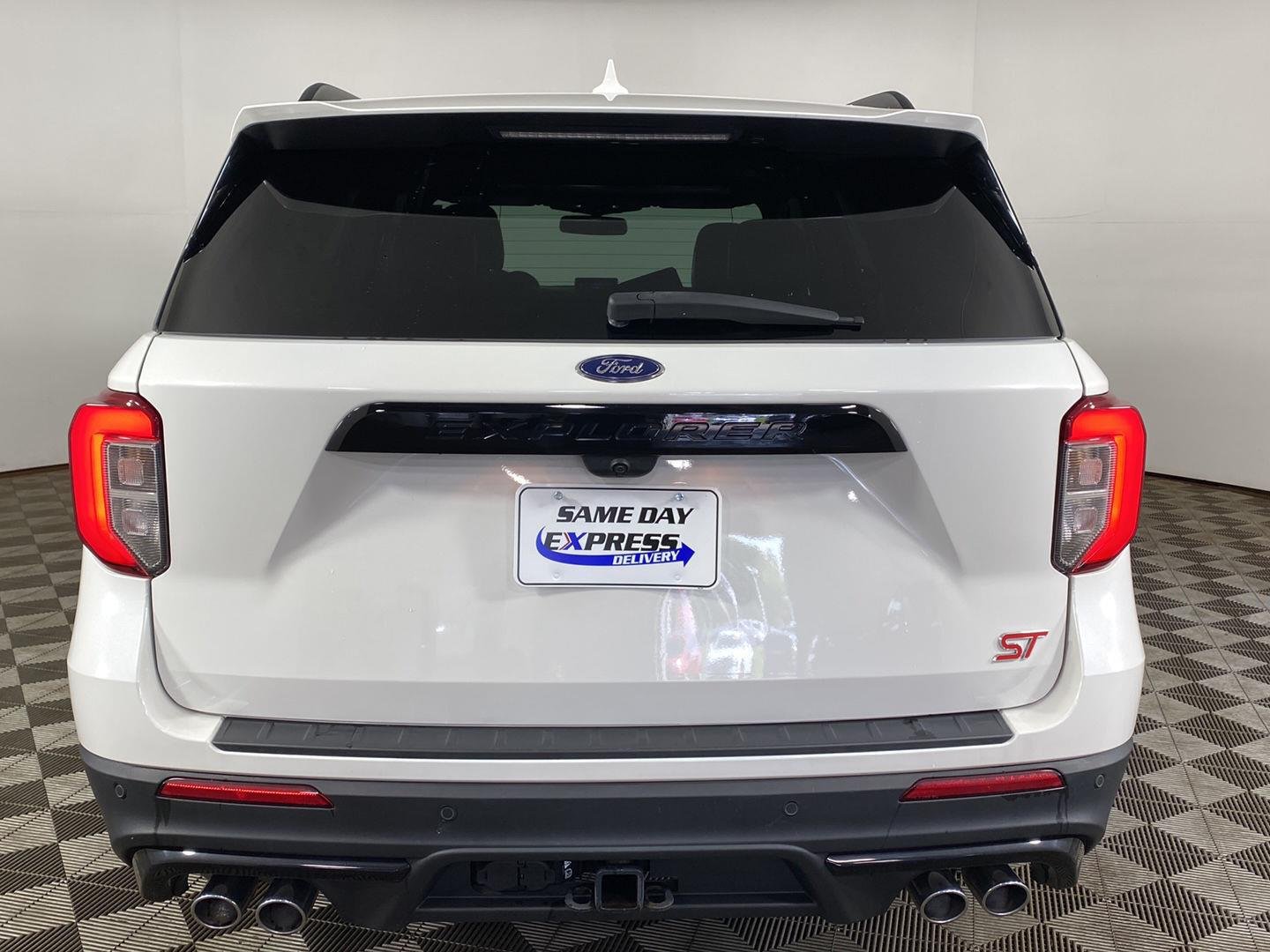 Used 2023 Star White Metallic Tri-Coat Ford ST image 6