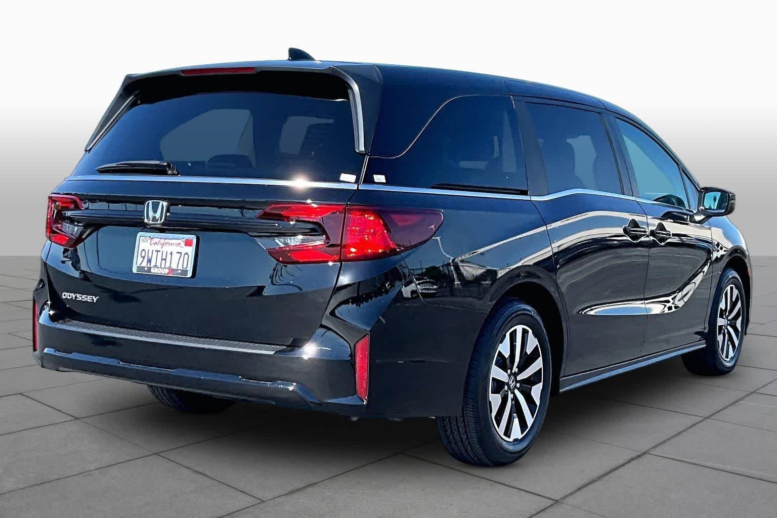 2026 Honda Odyssey EX-L - Photo 12