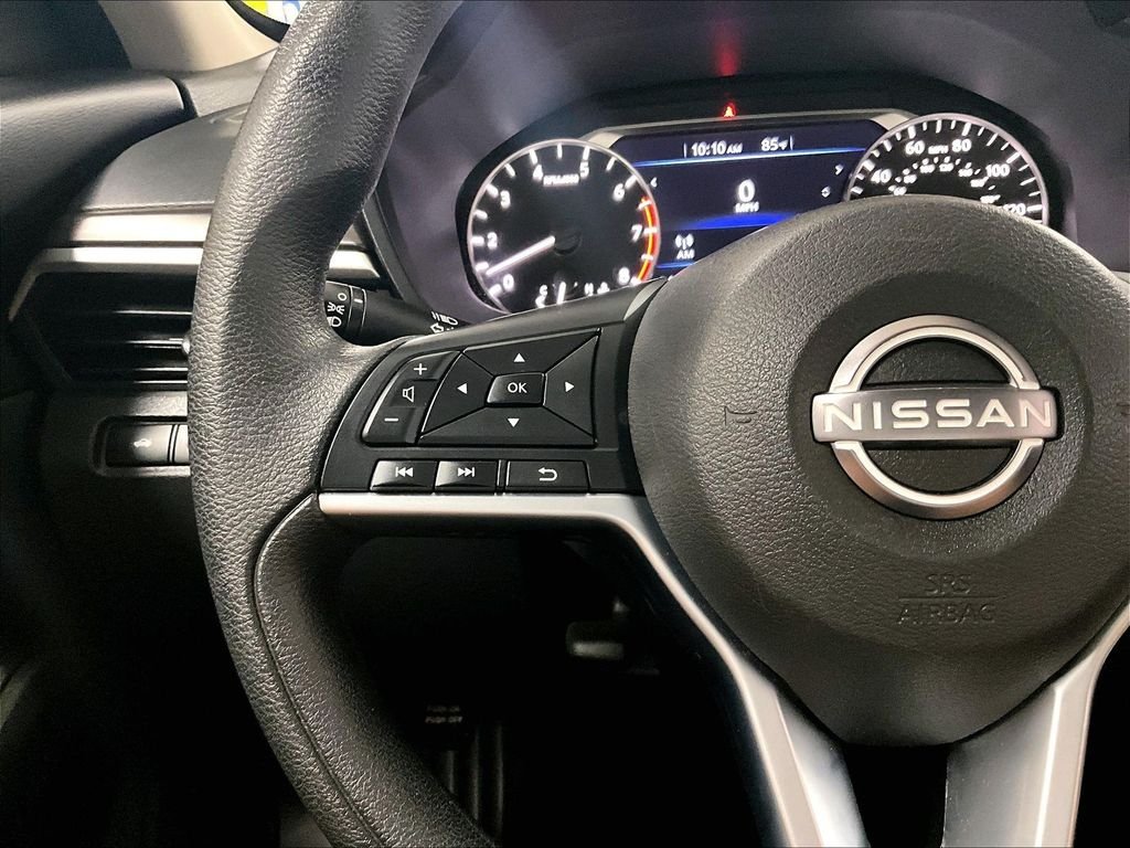 Used 2025 White Nissan 2.5 SV image 22