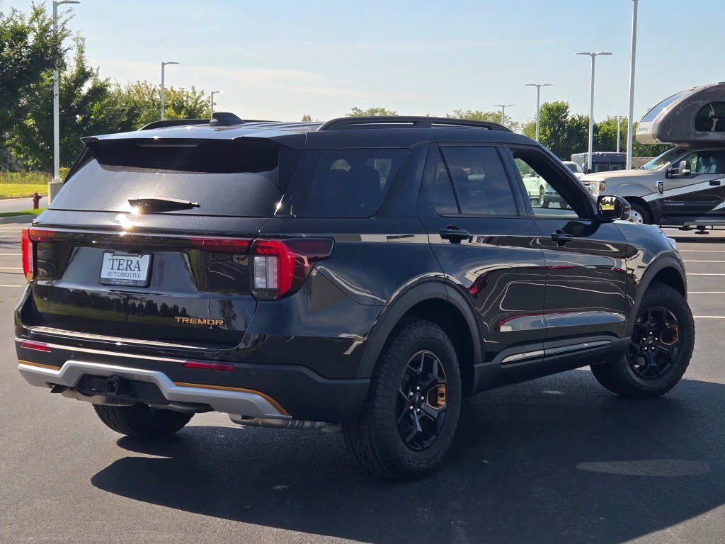 New 2026 Agate Black Metallic Ford Tremor® image 14