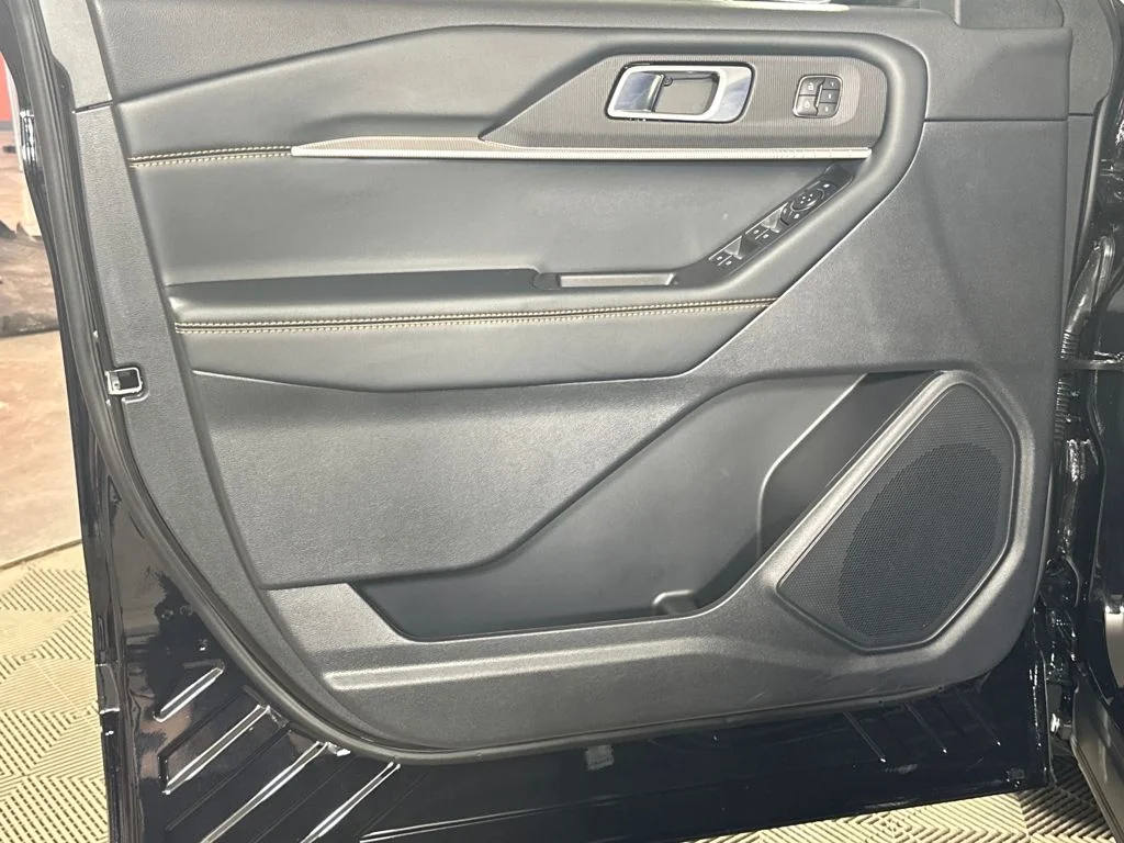 2026 Ford Explorer Tremor - Photo 15