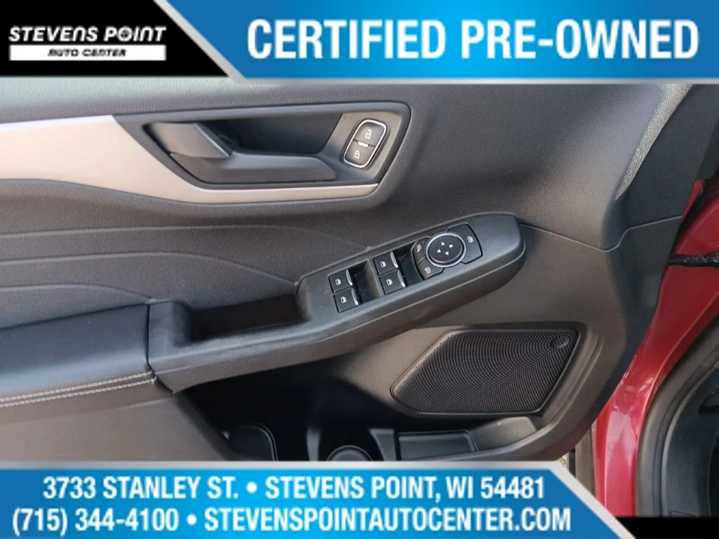 Used 2022 Red Metallic Ford SE image 16