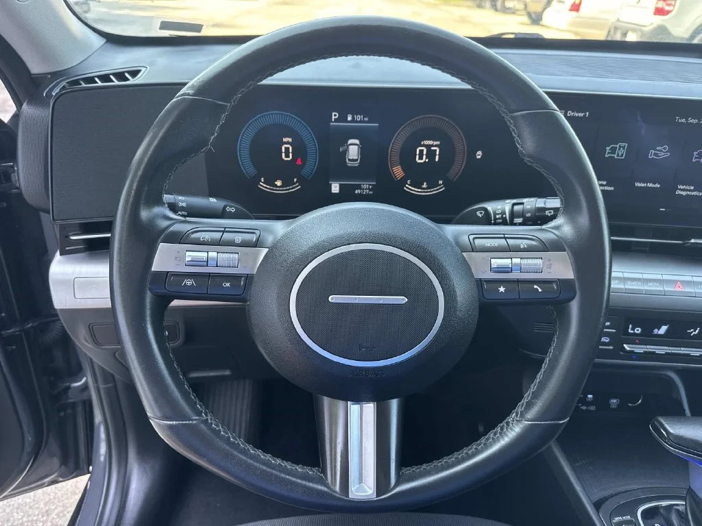 Used 2025 Gray Hyundai SEL image 36