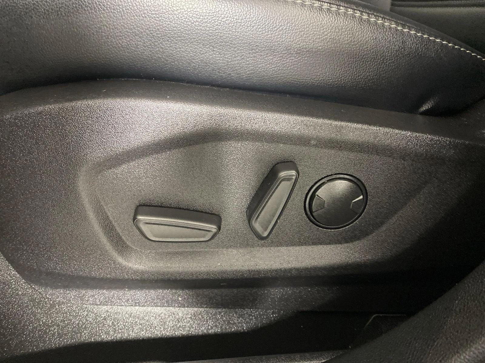 Used 2022 Stone Blue Ford SEL image 7