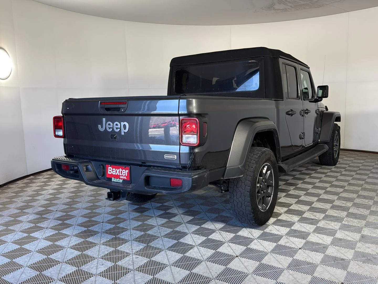 Used 2021 GRAY Jeep Overland image 11