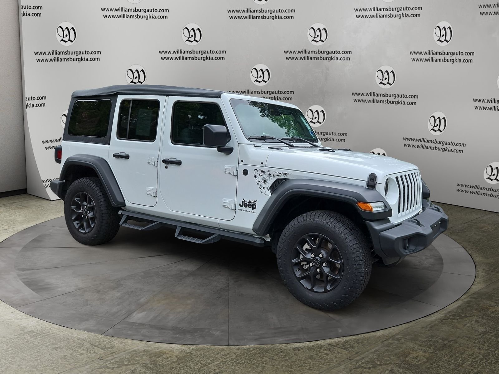 Used 2024 White Jeep Sport S image 7