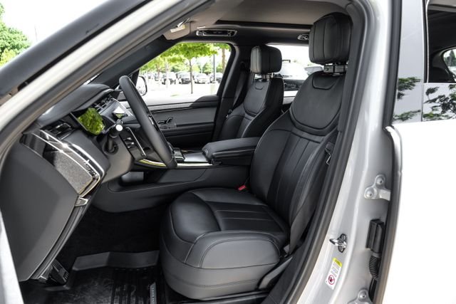 New 2026  Land Rover Dynamic SE image 40