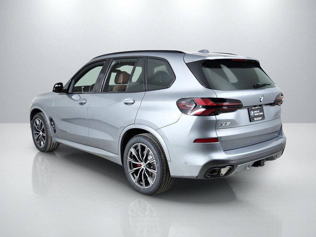 Used 2026 Skyscraper Grey Metallic BMW xDrive40i image 15