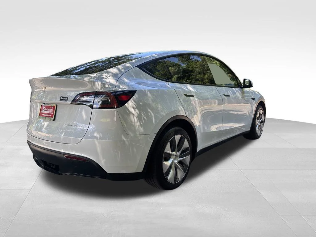 Used 2023 White Tesla Long Range image 9