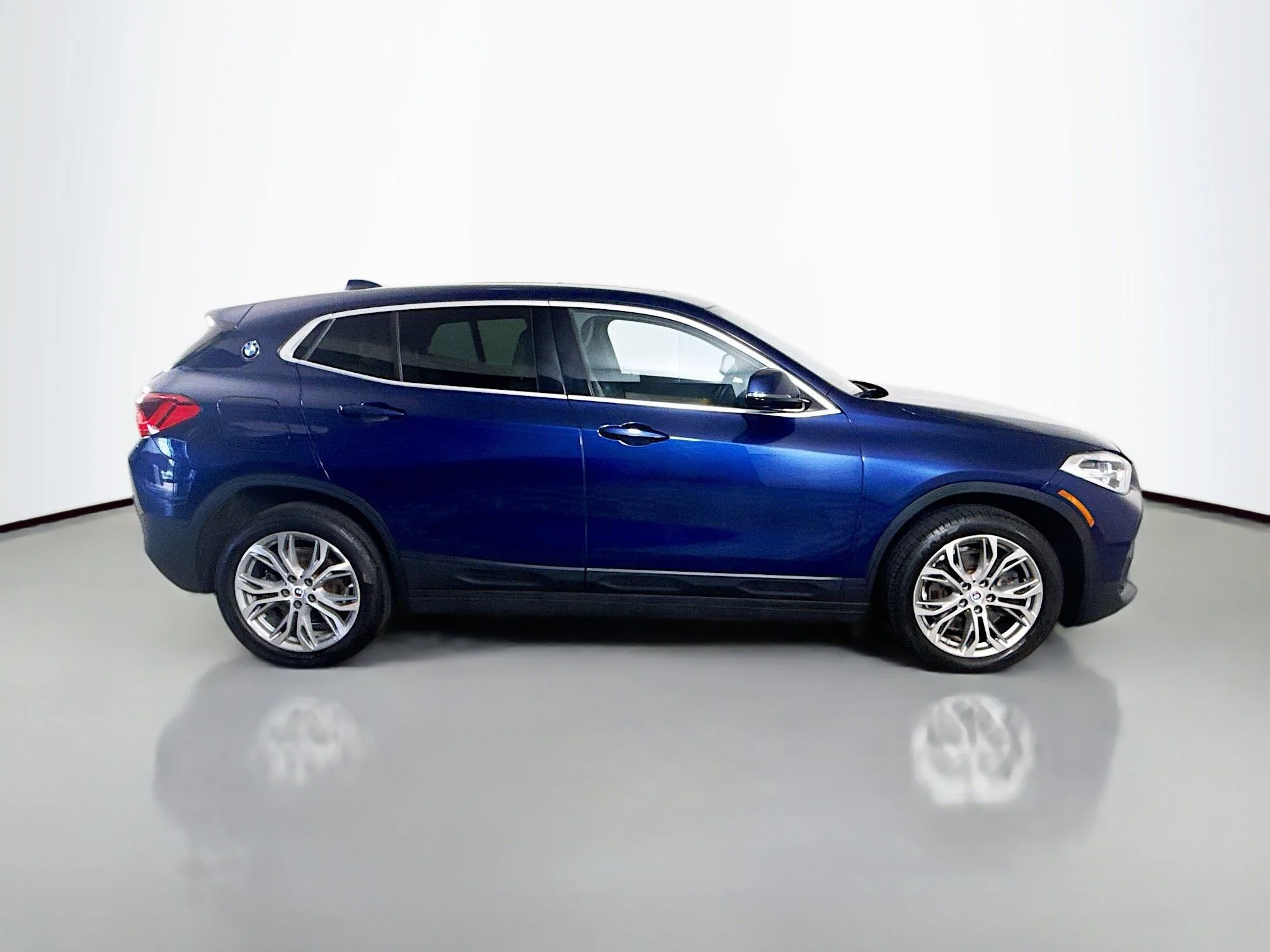 Used 2020 Mediterranean Blue Metallic BMW xDrive28i image 8