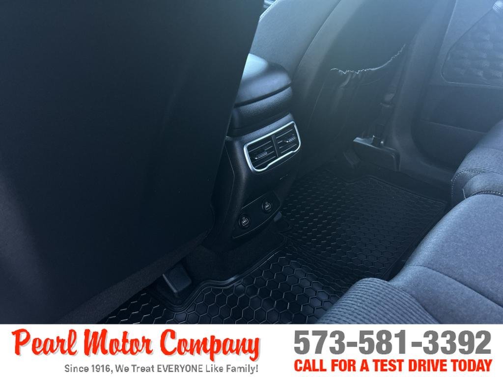 Used 2021 Red Hyundai SE image 21