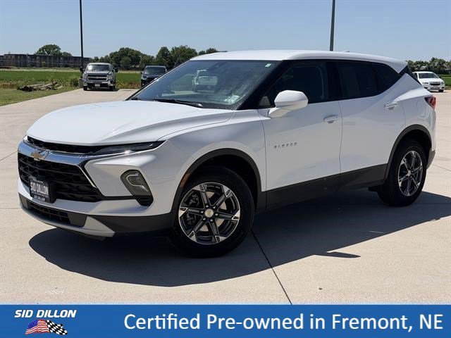 Certified Used 2025 Summit White Chevrolet LT image 1