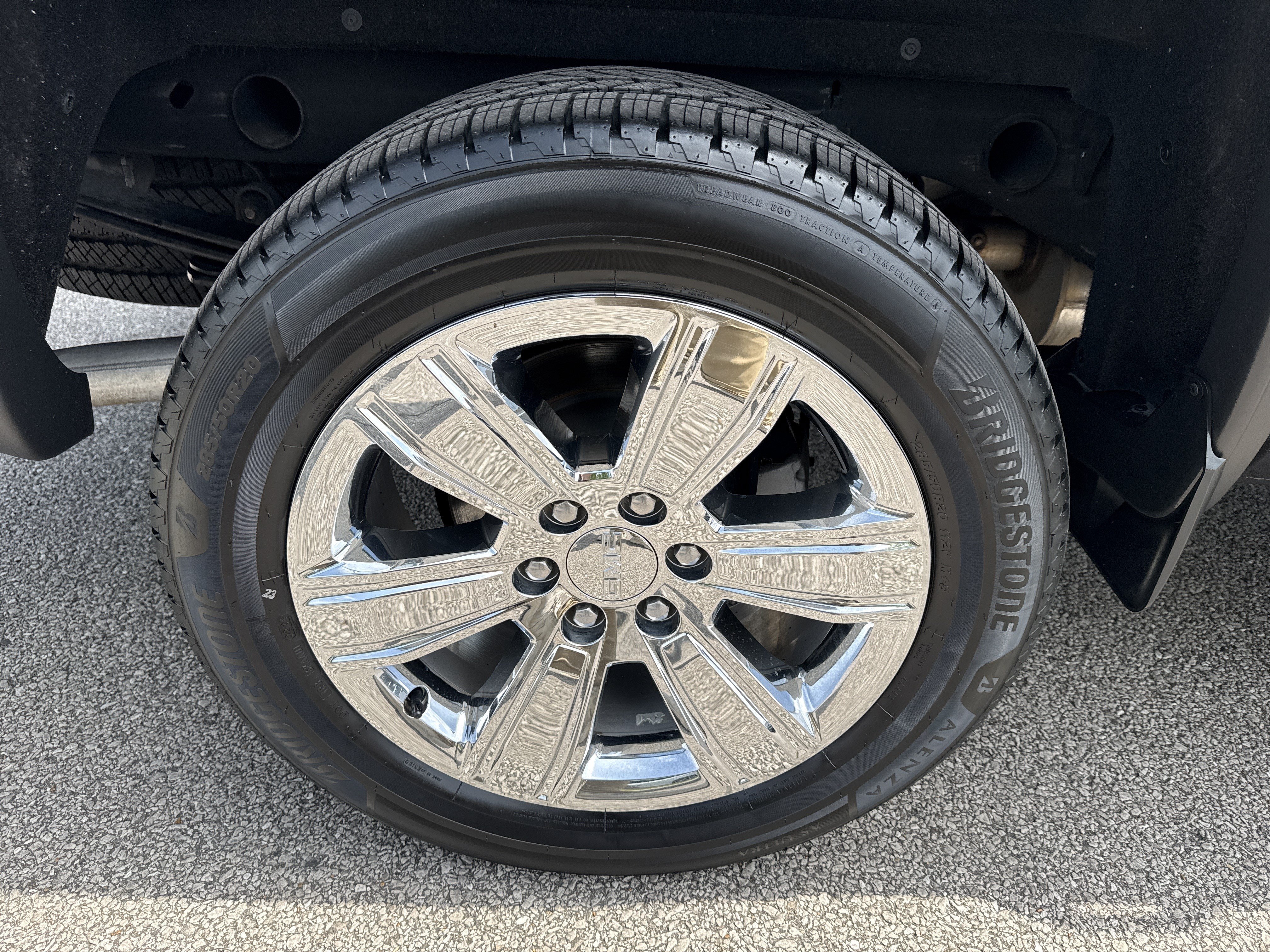 Used 2018 Onyx Black GMC Denali image 18