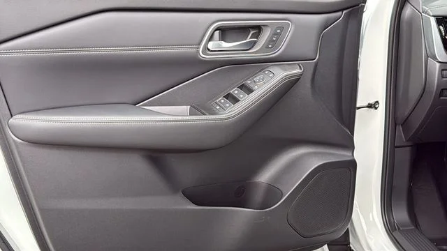 2026 Nissan Rogue Platinum - Photo 23