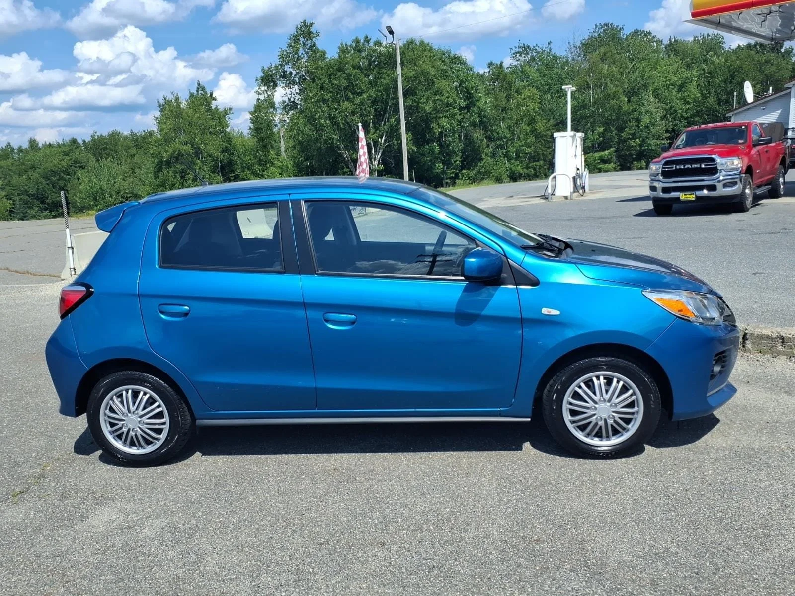 Used 2021 Sapphire Blue Mitsubishi ES image 4