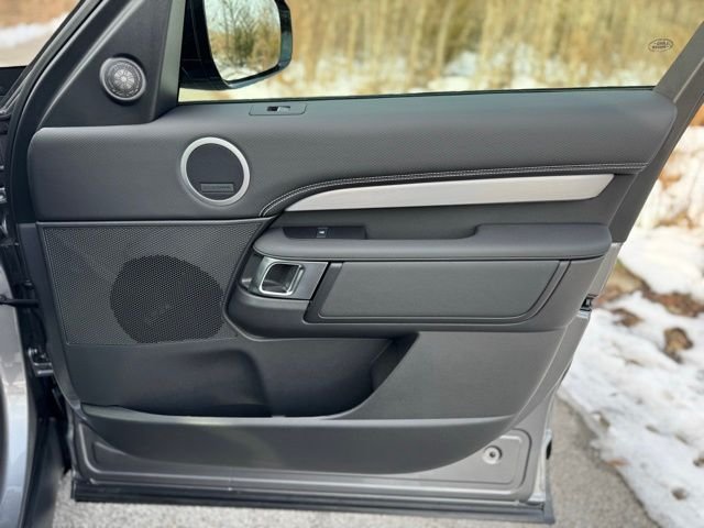 2026 Land Rover Discovery Gemini Edition - Photo 18