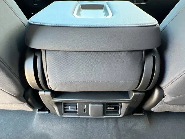 New 2026 Summit White GMC Elevation image 18