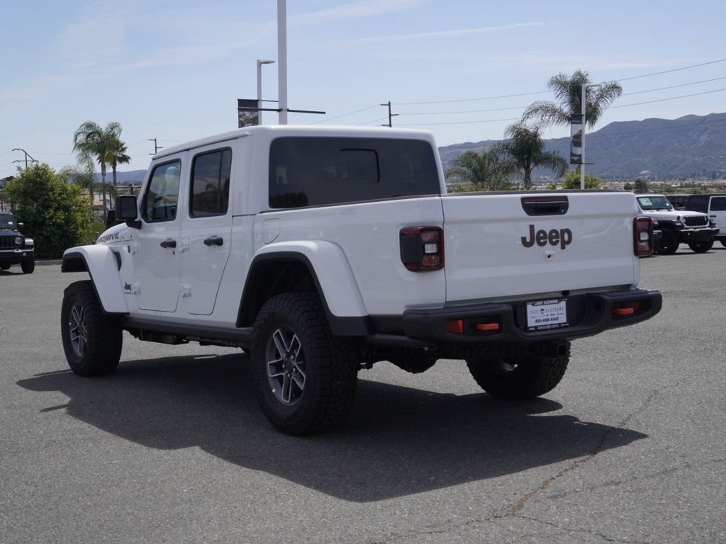 New 2026 Bright White Clear-Coat Exterior Paint Jeep Mojave image 5