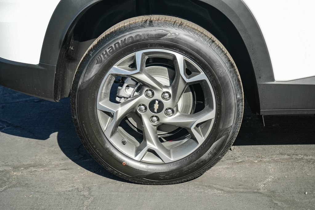 New 2026 Summit White Chevrolet LT image 11