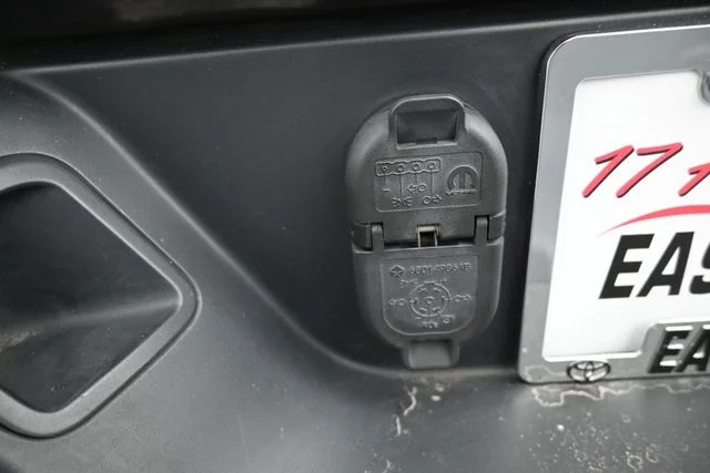 Used 2022 Gray Jeep Mojave image 10