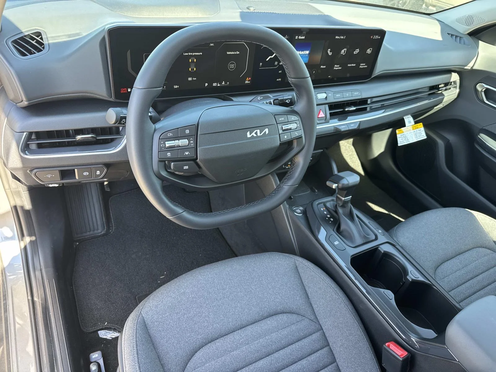 2025 Kia K4 EX - Photo 9