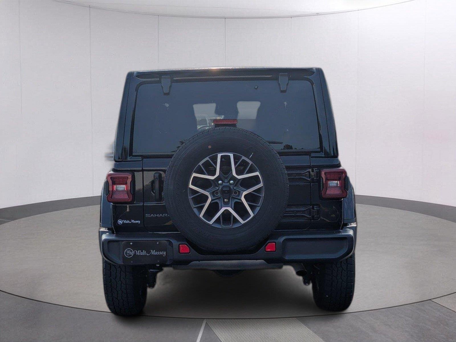 Used 2025 Black Clearcoat Jeep Sahara image 4