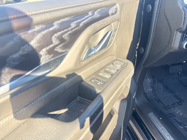 Used 2022 ONYX BLACK GMC Denali image 11