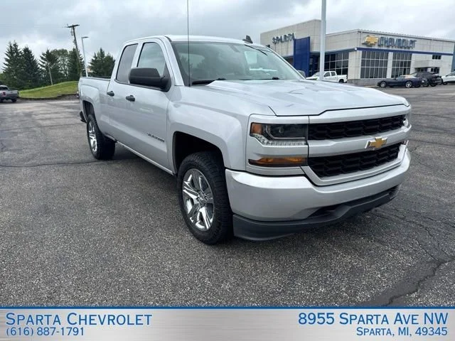 2017 Chevrolet Silverado 1500 Custom 4X4 Double Cab Std Box's photo
