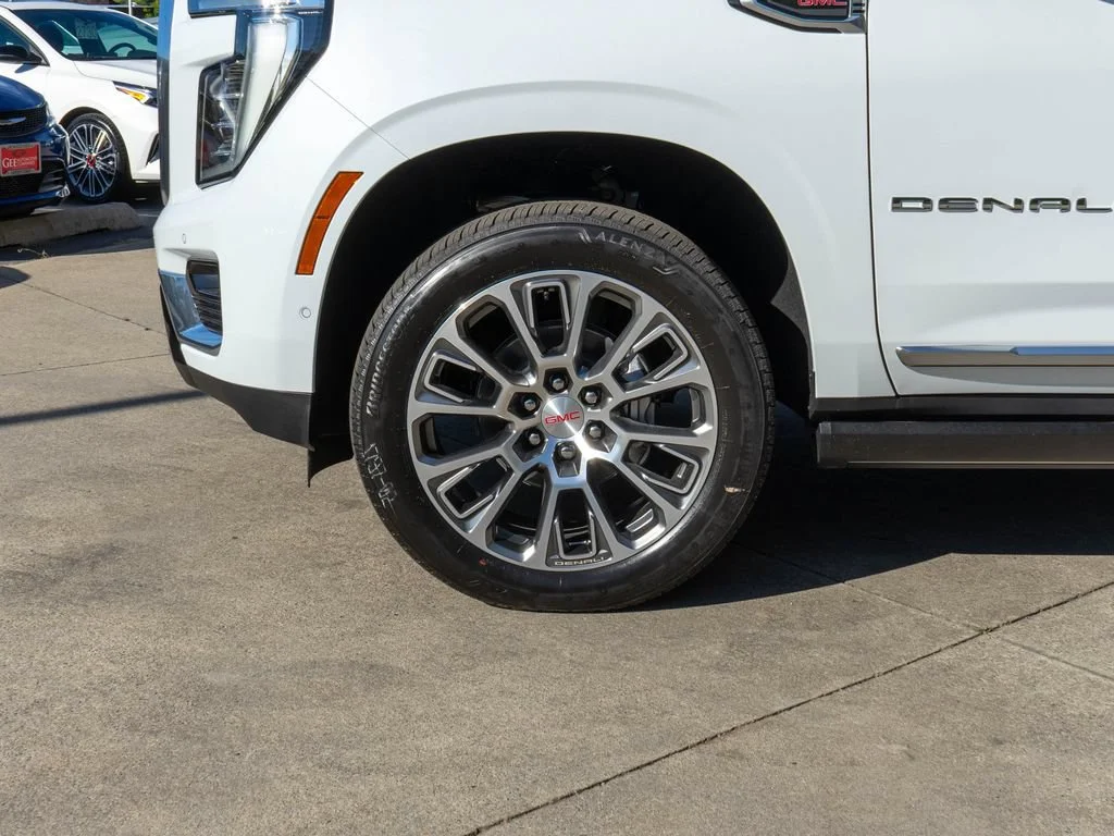 2026 GMC Yukon XL Denali - Photo 32