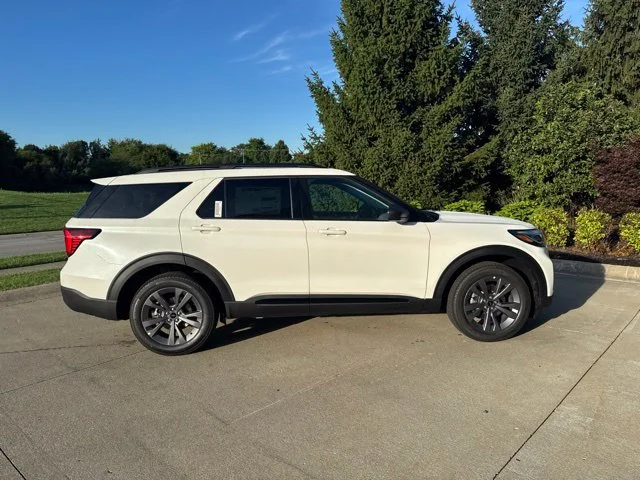 New 2026 Star White Metallic Tri-Coat Ford Active image 35