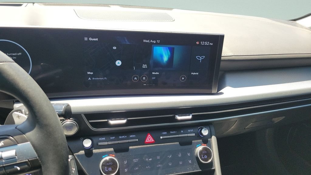 2025 Hyundai Sonata Hybrid Limited - Photo 14