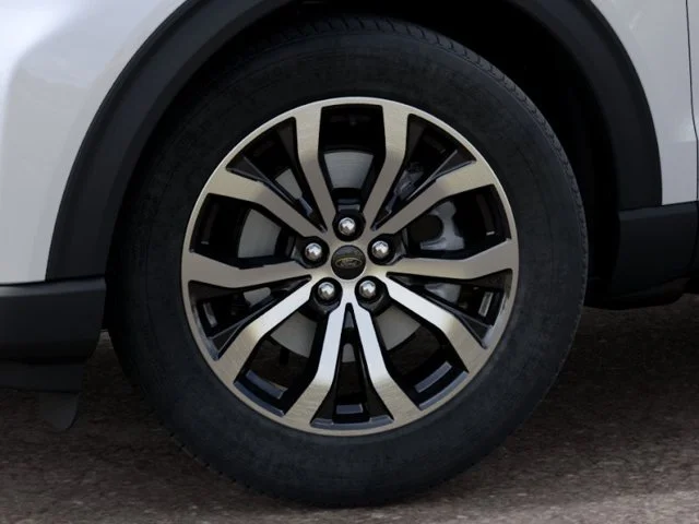 New 2027 Star White Metallic Tri-Coat Ford ST-Line image 19