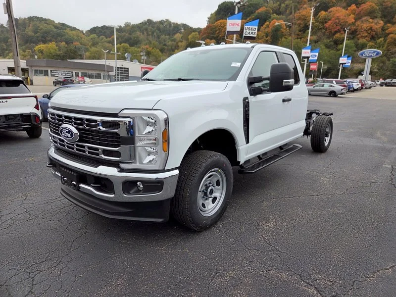 New 2027 White Ford XL image 3