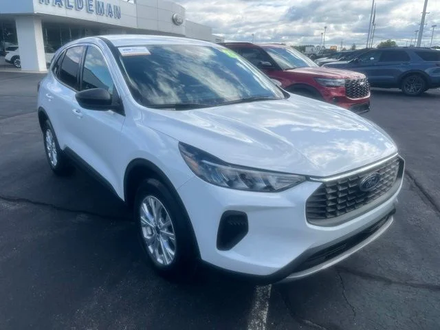 Certified Used 2023 Oxford White Ford Active image 3