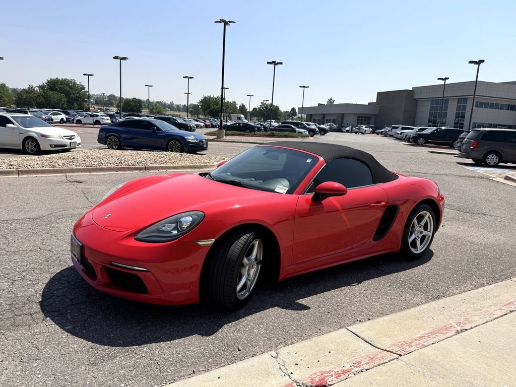 Used 2018 Red Porsche Base image 4