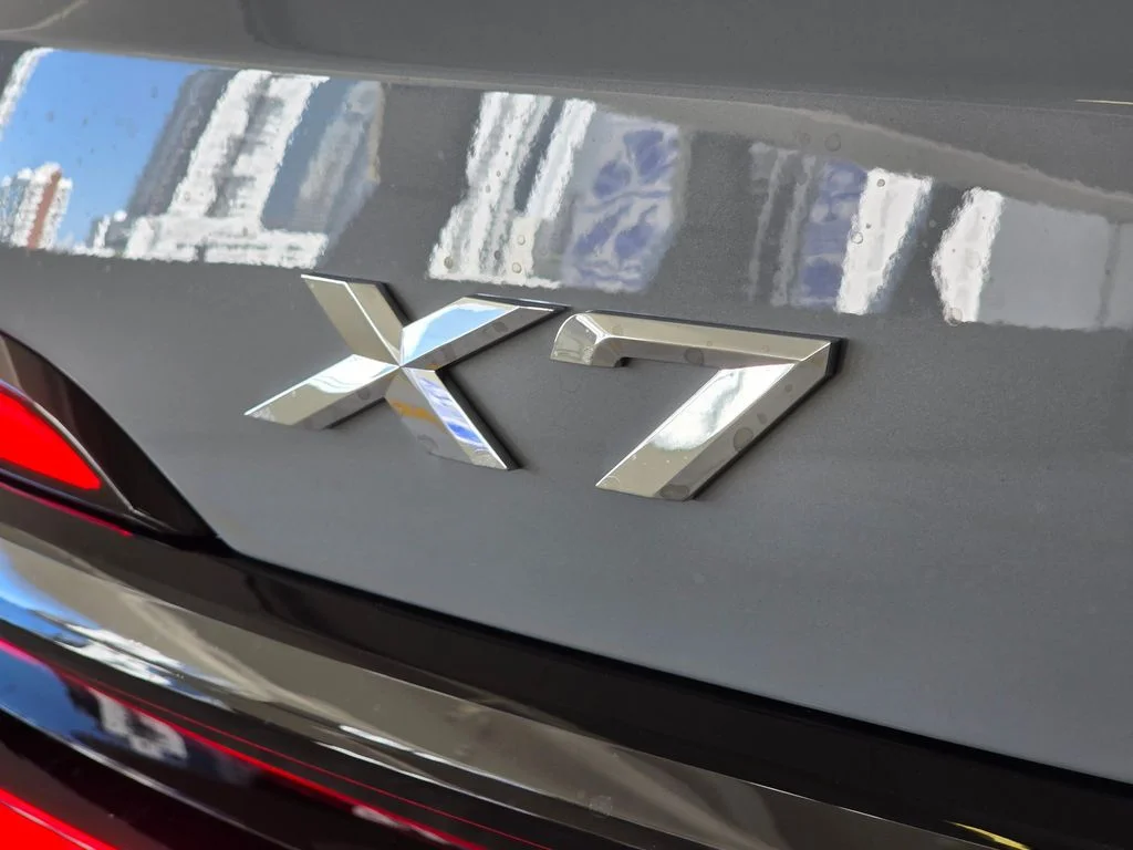 New 2027 Brooklyn Grey Metallic BMW xDrive40i image 6
