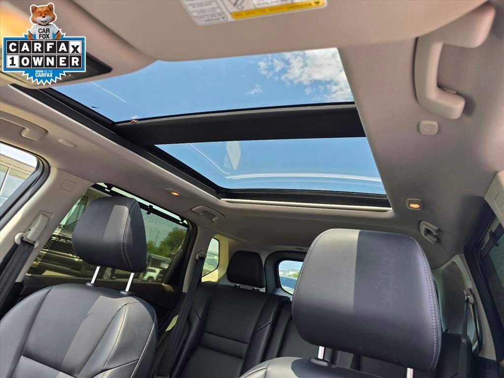 Used 2023 White Nissan SV image 7