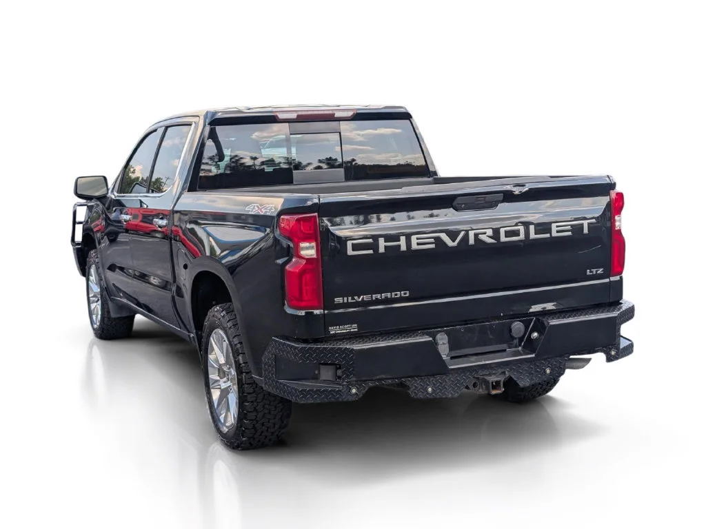 Used 2019 BLACK Chevrolet LTZ image 7