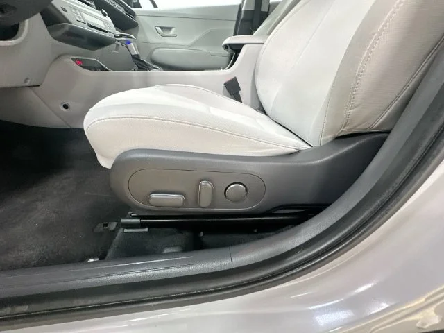Used 2025 Cyber Gray Metallic Hyundai SEL image 22
