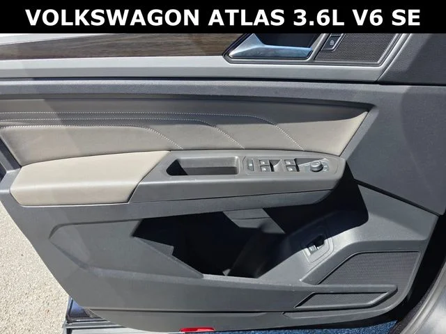 2023 Volkswagen Atlas SE w/Tech - Photo 26