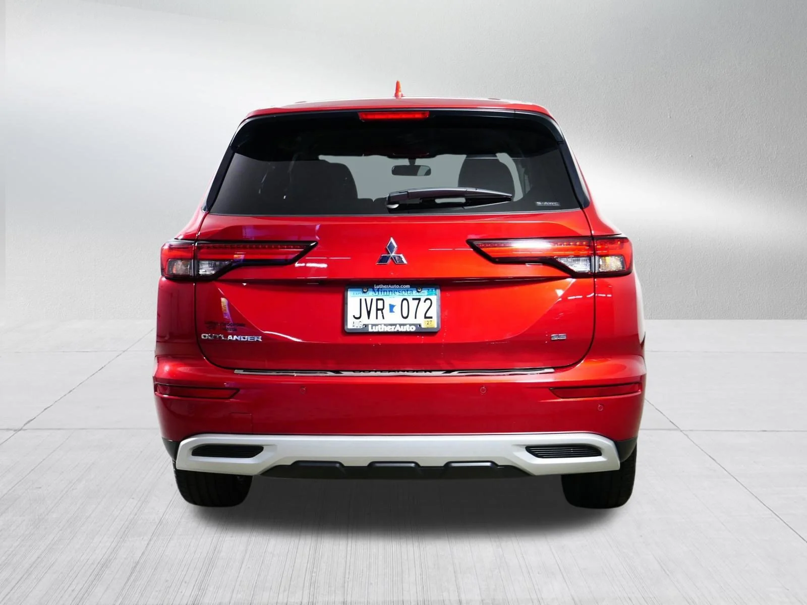 Used 2022 Red Diamond Mitsubishi SE image 6
