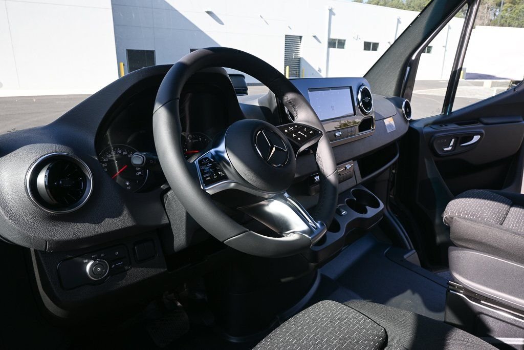Used 2026 Selenite gray metallic Mercedes-Benz Cargo 170 WB image 6