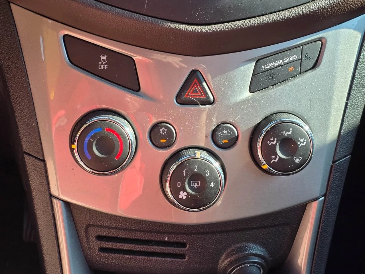 Used 2016 Orange Rock Metallic Chevrolet LT image 17