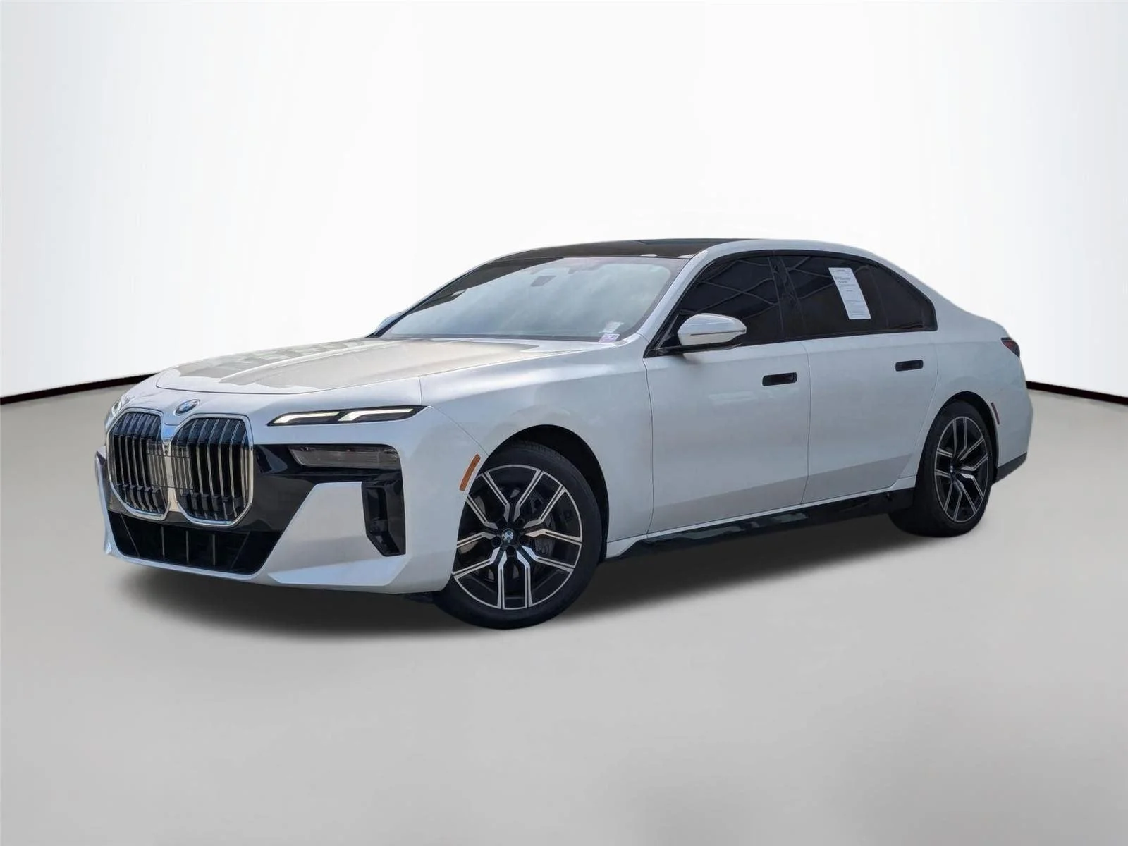 2024 BMW 7 Series 740i's photo