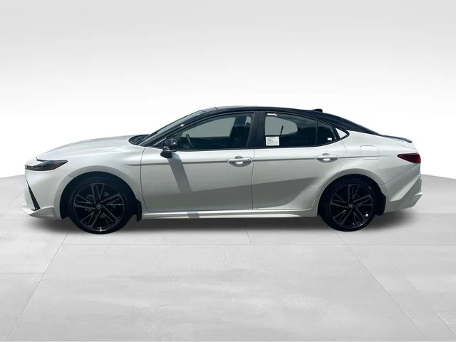 New 2026 Wind Chill Pearl w/Midnight Black Metallic Roof Toyota XSE image 2
