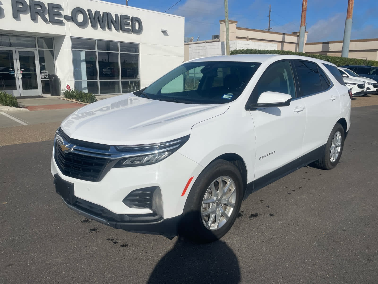 2024 Chevrolet Equinox LT photo 2