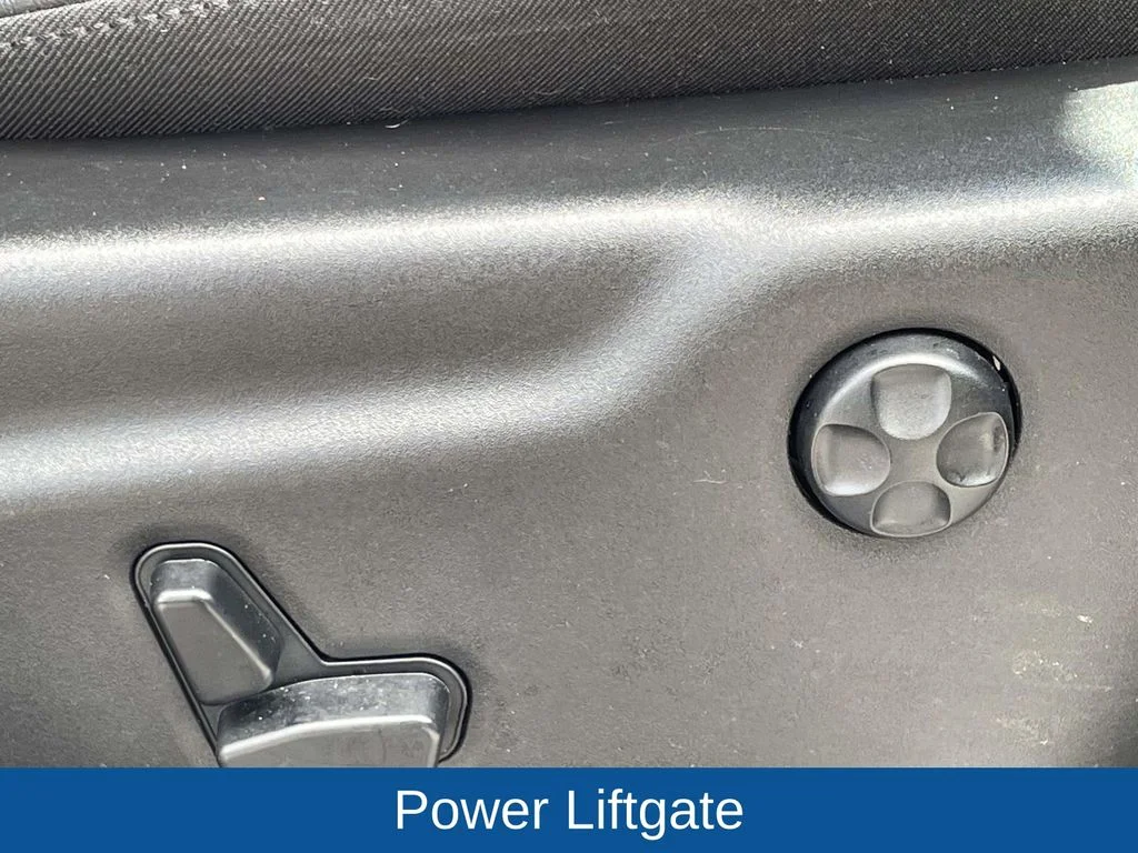 Used 2018 Blue Jeep Limited image 16