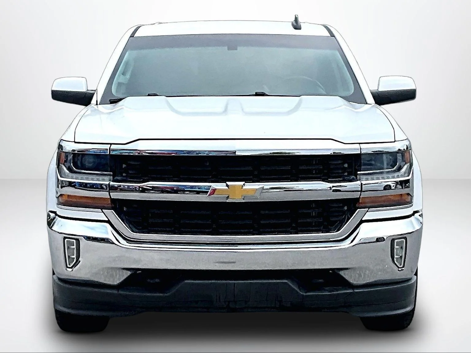 Used 2016 White Chevrolet LT image 4
