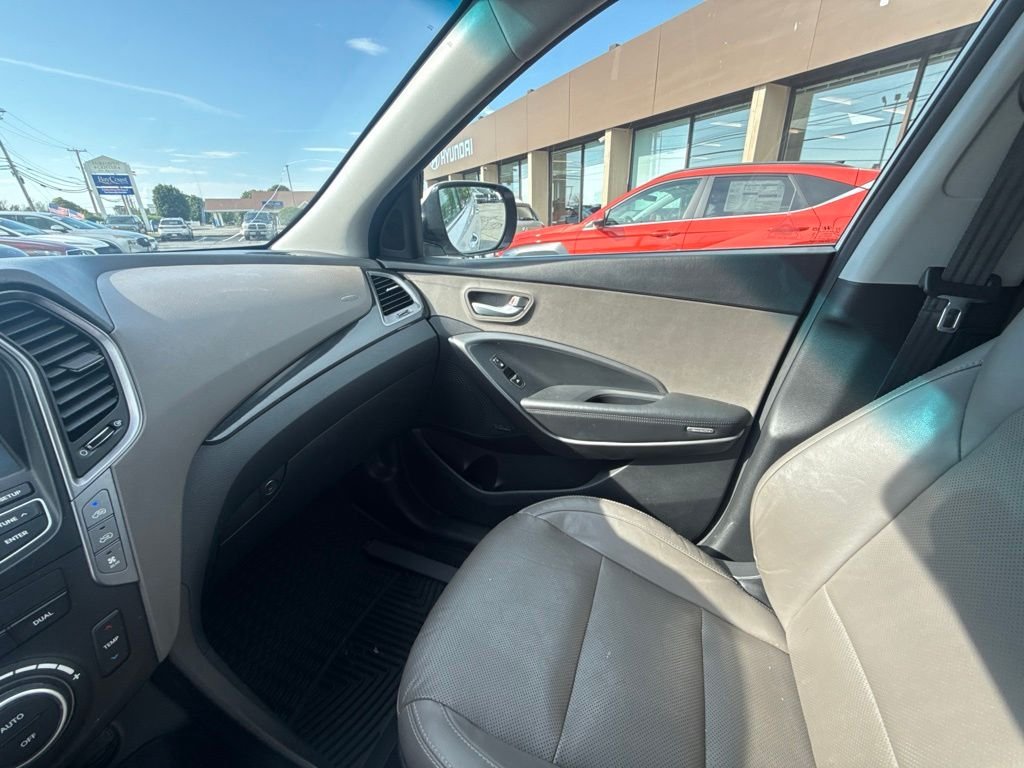 2016 Hyundai Santa Fe SE - Photo 27