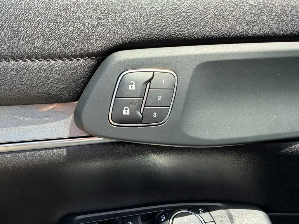 Used 2025 Shadow Black Ford LARIAT image 11